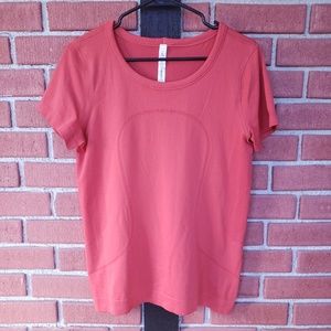 LULULEMON top